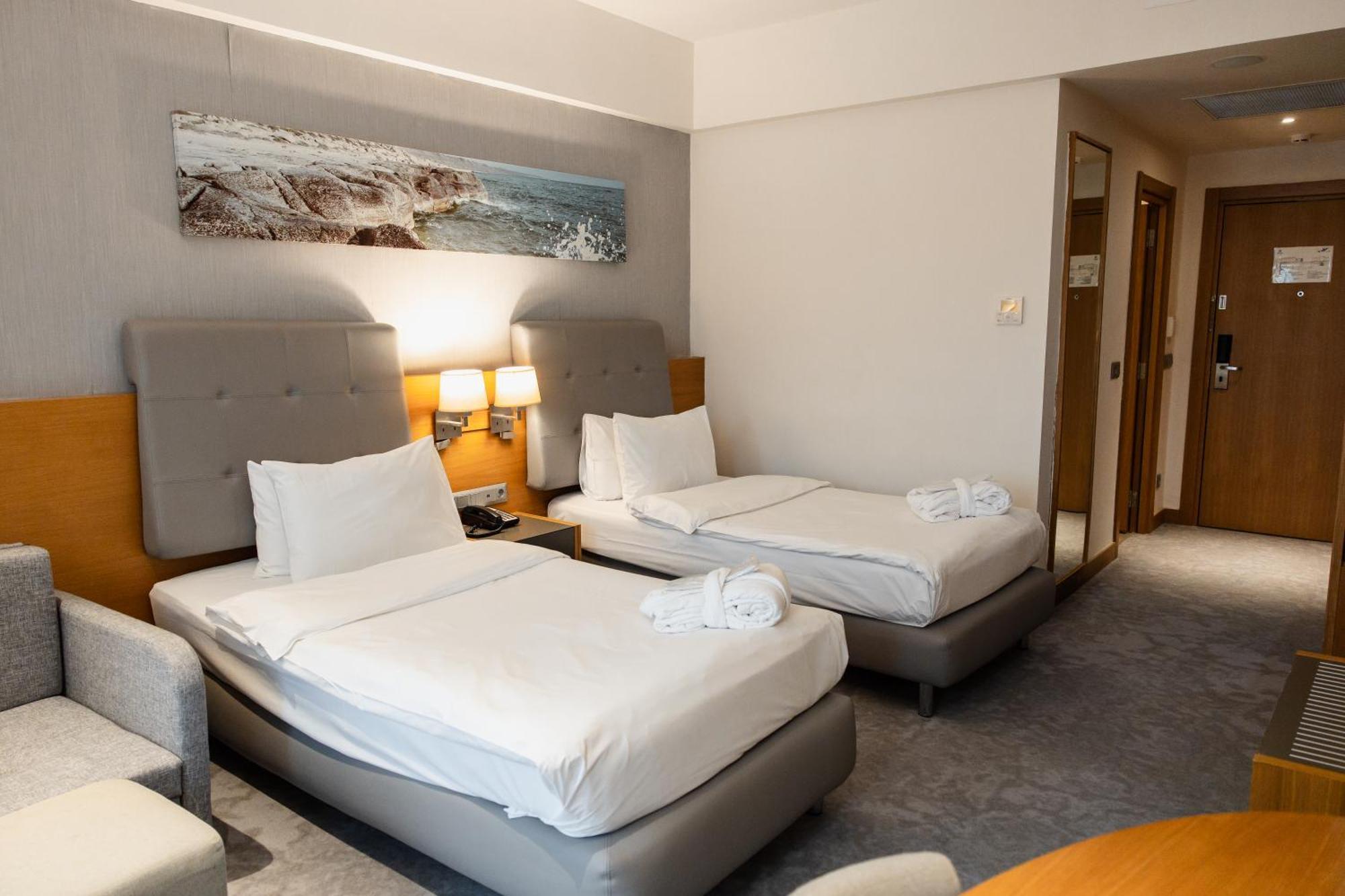 Holiday Inn - Aktau - Seaside By Ihg Exteriér fotografie