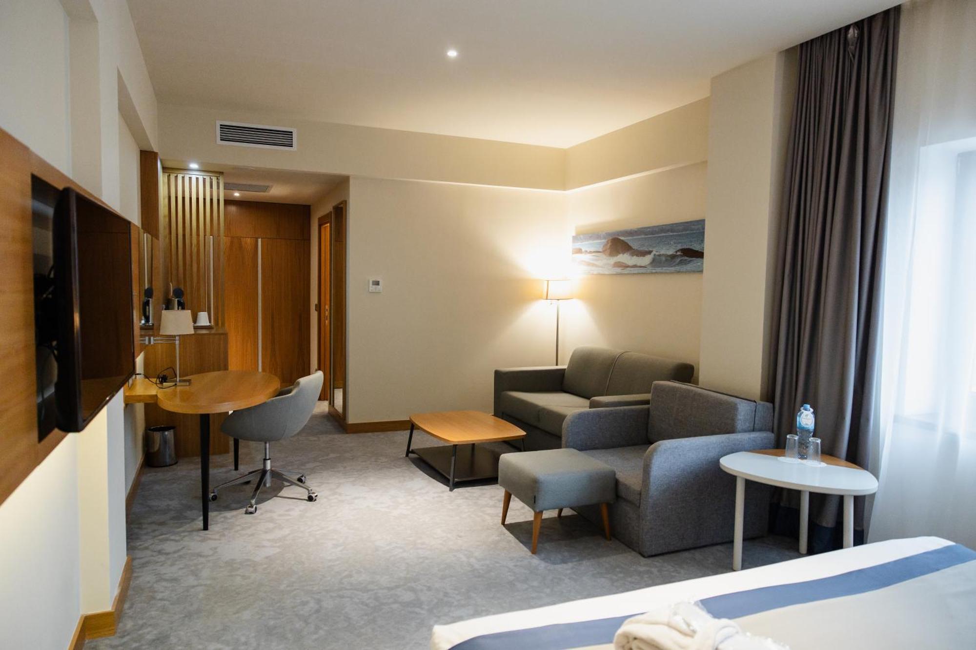 Holiday Inn - Aktau - Seaside By Ihg Exteriér fotografie