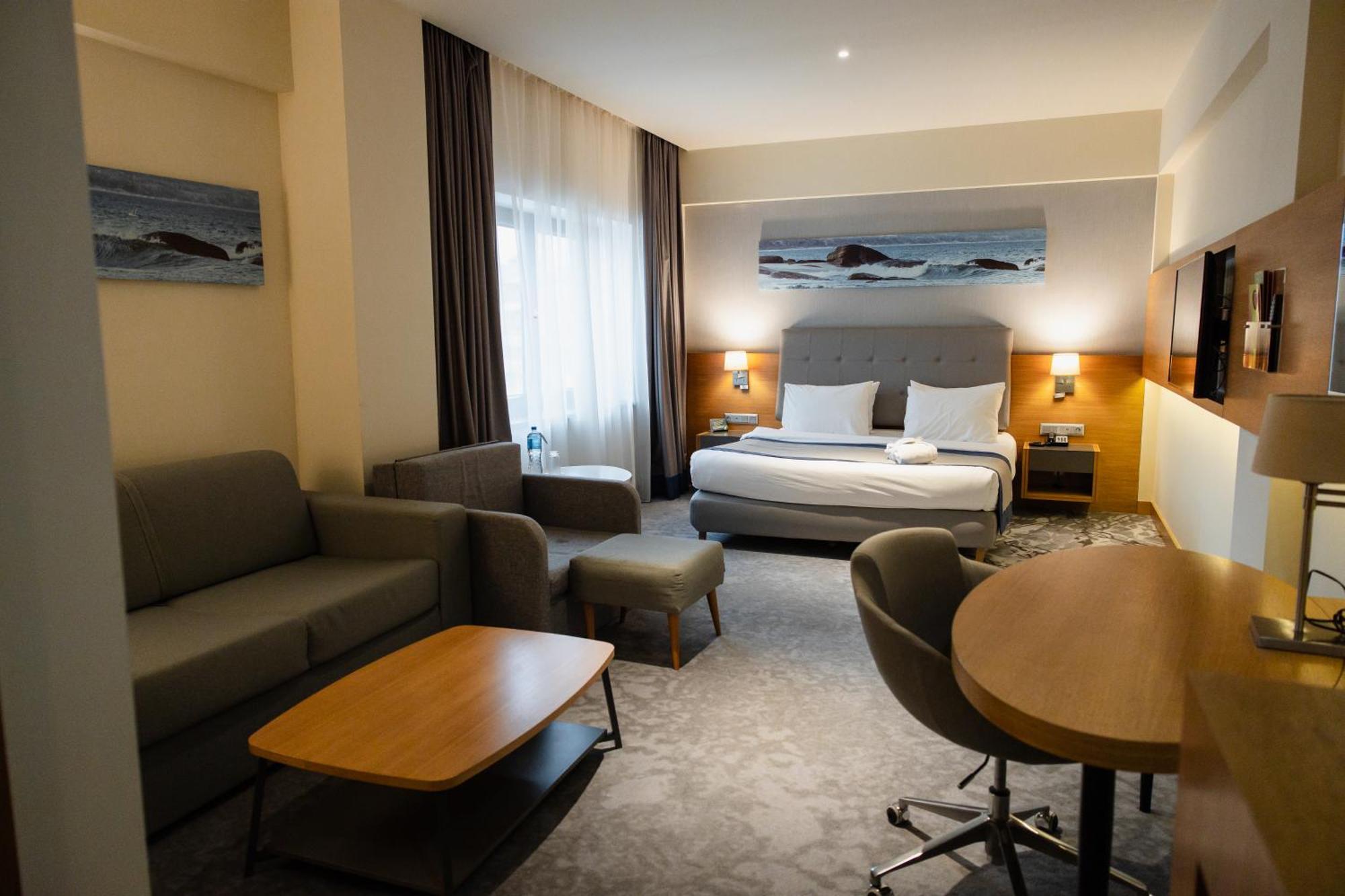 Holiday Inn - Aktau - Seaside By Ihg Exteriér fotografie
